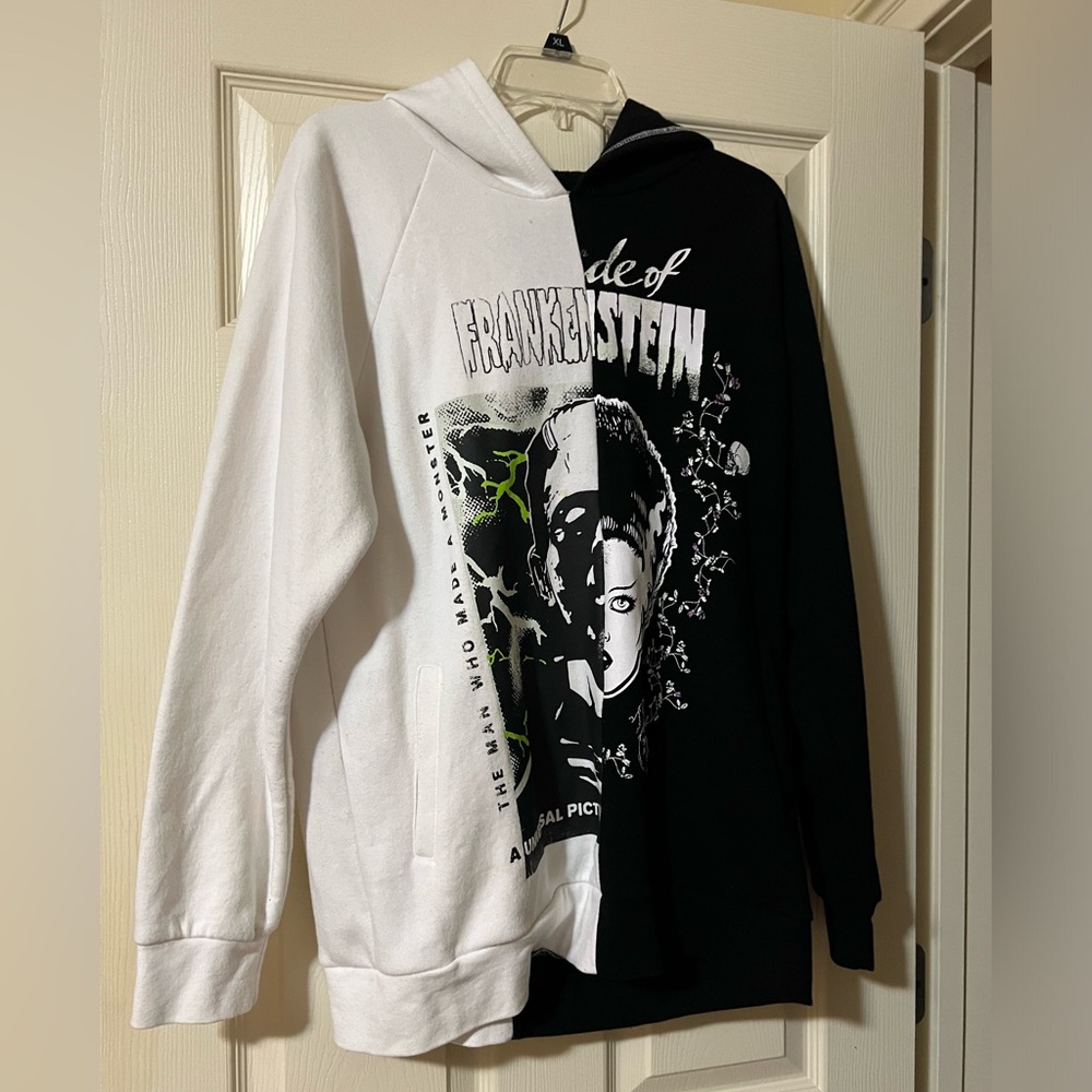 Hot Topic Frankenstein and Bride of Frankenstein Unisex Hoodie XL